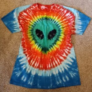 NWOT Tie Dye Alien Short Sleeve Shirt
